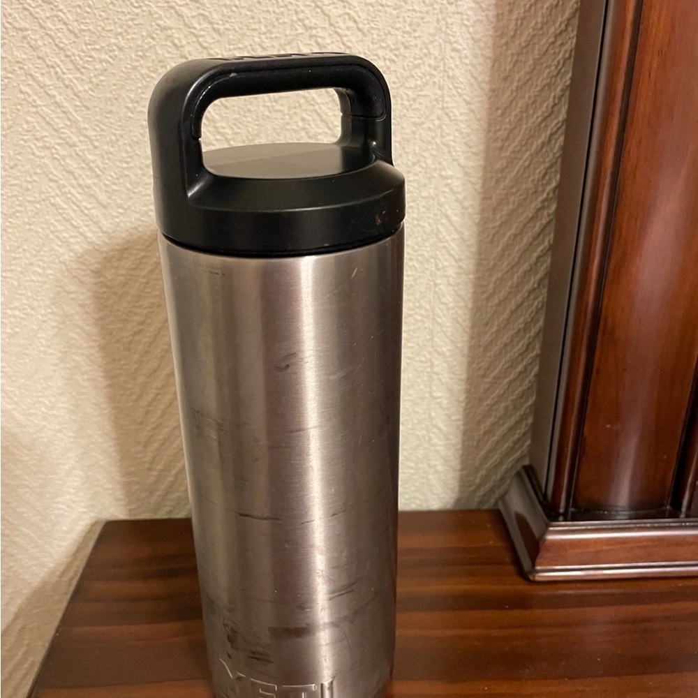 Stainless Steel Travel Mug with Black Lid yeti